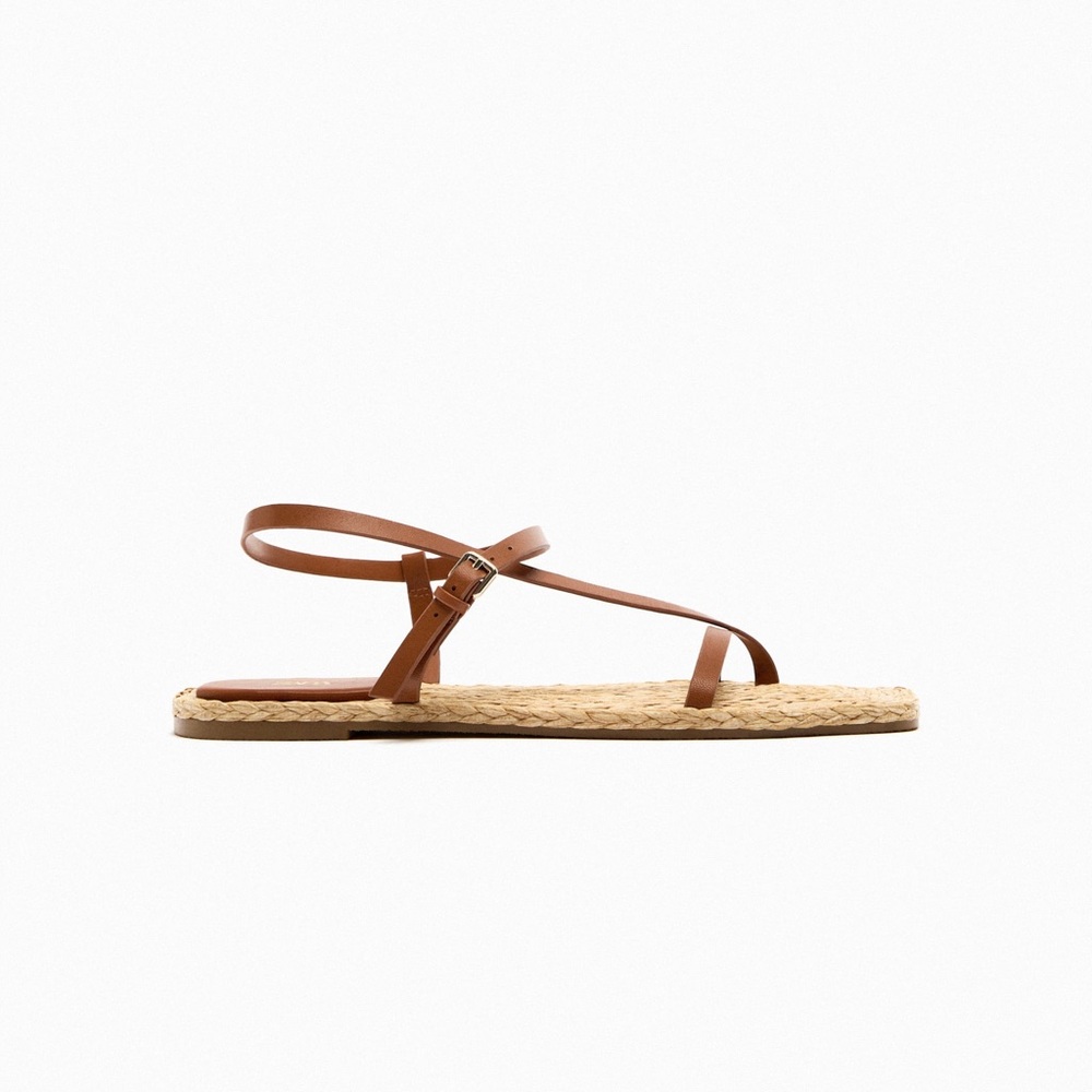 NWT ZARA FLAT SANDALS WITH LEATHER STRAPS 42 11